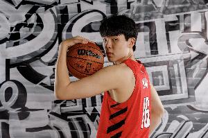 仍需適應(yīng)！楊瀚森CBA首秀也曾6犯離場 12中6貢獻(xiàn)13分10板2助3帽