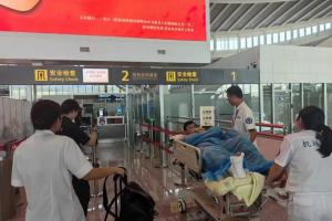 關于球員黃威手術情況通報：手術時間現(xiàn)已確定，計劃10月10日進行