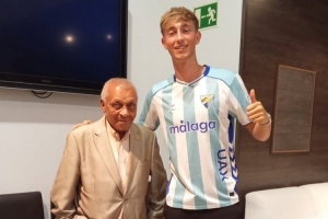 回家！赫伊森造訪青訓(xùn)母隊(duì)馬拉加，身穿馬拉加球衣拍照