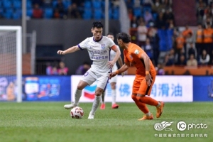 感謝球迷的支持與包容，更感謝遠(yuǎn)征球迷在逆境中堅(jiān)守與吶喊！