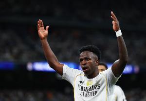 造紅梅開二度！維尼修斯單場(chǎng)制造兩張紅牌，近年第四人