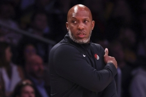 開拓者擺爛比賽成焦點(diǎn)！涉賭案神秘“同謀8號(hào)”直指主帥比盧普斯