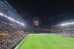 阿斯帕斯為塞爾塔出場534次隊(duì)史最多，俱樂部無人機(jī)表演致敬