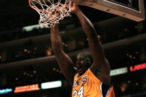 艾弗森：奧尼爾是我的歷史前5&最愛(ài)的中鋒 他無(wú)法被復(fù)制