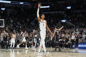 福克斯還未復(fù)出！5-0隊史最佳開局 這支新生代馬刺是如何做到的？