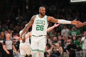 杰倫-布朗：蒂爾曼方方面面都做到了極致 末段表現(xiàn)堪稱現(xiàn)象級