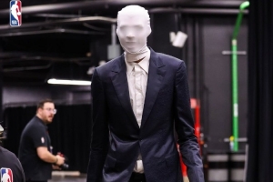 文班cos瘦長鬼影！球員萬圣節(jié)經(jīng)典裝扮 你給打幾分？