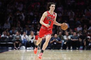 吉迪公牛生涯第8次砍三雙隊(duì)史第三！僅次于喬丹28次&皮蓬15次