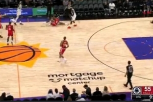 離譜！比爾運(yùn)球直接運(yùn)腳上被搶斷 反搶賠上一次犯規(guī)