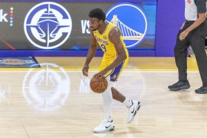 馬?。翰祭誓崾墙裉旌俗钆Φ那騿T 26歲東契奇的防守別像41歲