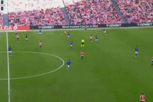 今夏簽10年長約??尼科精彩一條龍破門，連過三人小角度抽射爆桿