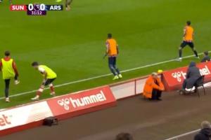 廣告牌前移應(yīng)對槍手定位球！桑德蘭主帥：是的，我們想以細(xì)節(jié)求勝