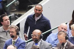 美記：在有機(jī)會(huì)獲勝時(shí)大喊“解雇哈里森” 獨(dú)行俠球迷已經(jīng)受夠了