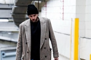 【今日NBA球員穿搭】 蘭代爾大衣配冷帽 亞歷山大一身黑色搭配
