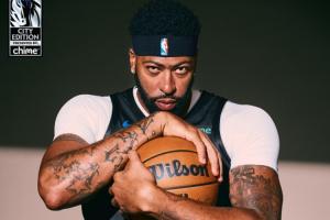 獨行俠曬城市版球衣 美媒打趣：濃眉這小肚腩還挺明顯啊??！