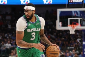 記者：獨行俠應(yīng)讓AD休戰(zhàn)直至交易完成 不能冒他再次受傷的風(fēng)險