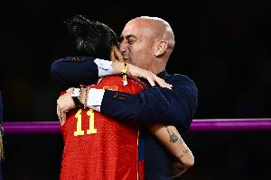 盧比亞萊斯新書(shū)揭內(nèi)幕：我征求埃爾莫索的同意 這是一場(chǎng)政治陰謀