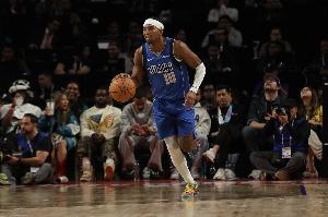 弗拉格：布威活力十足很好地運(yùn)用速度 我很尊重他 對(duì)球隊(duì)幫助很大