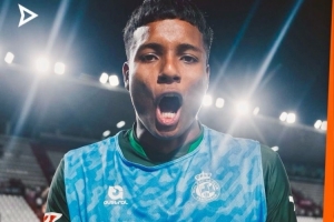 羅體：羅馬有意阿雷瓦洛，桑坦德競技總監(jiān)承認(rèn)球員冬季可能離隊