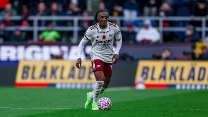 埃澤：很高興取得進(jìn)球并幫助球隊，我們需要隊內(nèi)的良性競爭