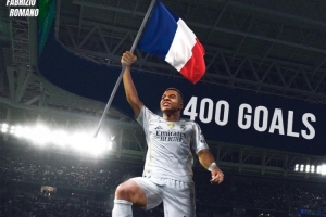 姆巴佩達(dá)成職業(yè)生涯400球里程碑，羅馬諾社媒曬海報(bào)祝賀