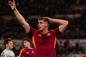 記者：埃文·弗格森將留在羅馬康復(fù)，不會(huì)響應(yīng)愛爾蘭征召