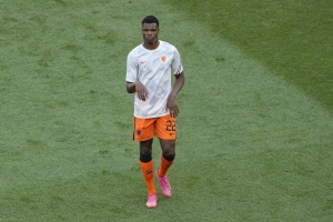 官方：鄧弗里斯因傷離開荷蘭隊訓練營，返回國米