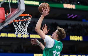 五?。「ダ裾勏掳雸?加時19分：打到內(nèi)線去 開拓者沒有蓋帽手