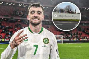 迎接英雄凱旋！愛爾蘭都柏林機(jī)場(chǎng)打趣：我們改名叫“帕洛特機(jī)場(chǎng)”