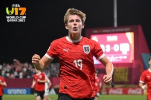 U17世界杯1/8決賽英格蘭0-4慘敗奧地利，后者1/4決賽對陣日本