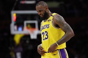 Skip：勒布準(zhǔn)在“養(yǎng)傷”期間偷偷練了 他上半場竟然進(jìn)了兩個(gè)三分