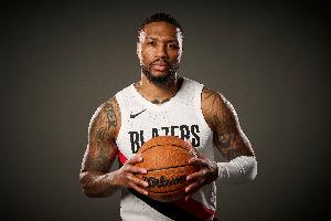 利拉德更推：我還能打一年大學(xué)籃球 是不是能回去打一年再退役？