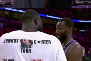 追夢(mèng)賽后和老隊(duì)友維金斯寒暄 庫(kù)里和巴黎奧運(yùn)隊(duì)友阿德巴約聊聊