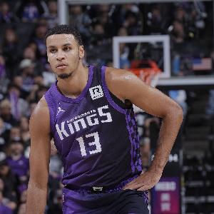 賽季首分！基根·穆雷替補(bǔ)上場單打命中翻身后仰跳投