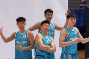 青島男團(tuán)帥氣來(lái)襲！新賽季 我們來(lái)啦！