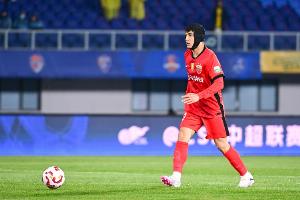 吾米提江：主教練總單獨帶我訓練，希望以后在海港多拿幾個冠軍