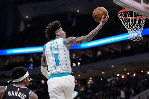 黃蜂背靠背客戰(zhàn)老鷹 拉梅洛·鮑爾&布蘭登·米勒因傷病管理缺陣