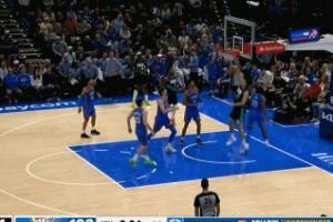 臥槽??！楊瀚森單臂接樂福妙傳空接暴扣！打停雷霆！