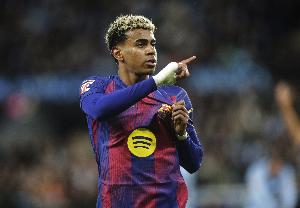 每體：亞馬爾ins沒(méi)關(guān)注梅西且不點(diǎn)贊，引發(fā)球迷對(duì)二人關(guān)系猜測(cè)