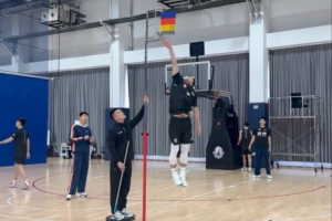 徐杰摸高測試3米15 崔永熙：夠用了