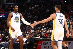 庫明加恢復(fù)期間如何跟上球隊步伐？庫里：他知道如何平衡這一切