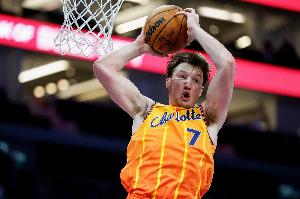 雷吉·米勒：克尼佩爾現(xiàn)在的三分表現(xiàn) 再過15年庫里會不會緊張