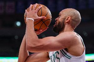 終結(jié)活塞13連勝！懷特：花園球館就為這樣的極致對(duì)決而生的