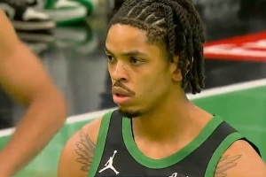 替補發(fā)力！米諾特接球不猶豫 頂著杜倫扔進3+1反超比分！