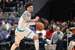 手感一般！拉梅洛·鮑爾19投6中&三分10中3 拿到16分7籃板8助攻