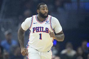 希望無礙！莊神上半場10分鐘砍下7分4板 無對抗受傷坐輪椅離場