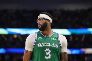 拿到復(fù)出首分！小內(nèi)姆哈德虛晃后拋傳 助飛濃眉空接暴扣！