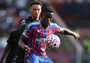 每體：巴薩加入簽約格伊競爭，備選施洛特貝克+于帕梅卡諾等人