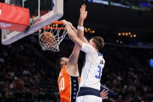 板凳得分5-41！登卡燃盡但替補(bǔ)被爆 快船陣容傷病+老化走向死局