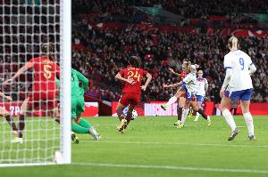 記者談中國女足：必須面對并接受差距，平時比賽節(jié)奏慢+對抗不強